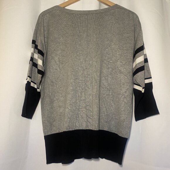Apt. 9 Gray Black White Stripe Banded Bottom Womens L Sweater 3/4 Sleeve Rib EUC - Picture 2 of 9